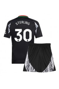 Arsenal Raheem Sterling #30 Jalkapallovaatteet Lasten Vieraspeliasu 2024-25 Lyhythihainen (+ Lyhyet housut)